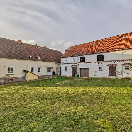 In Herrenhaus * Gross Pinnow