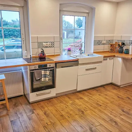 In Herrenhaus شقة *