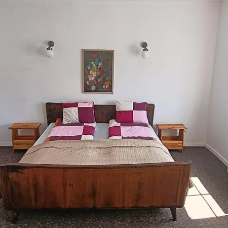 In Herrenhaus Apartment *